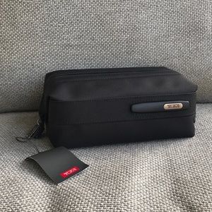 Tumi Framed Travel Kit 🖤 NWT